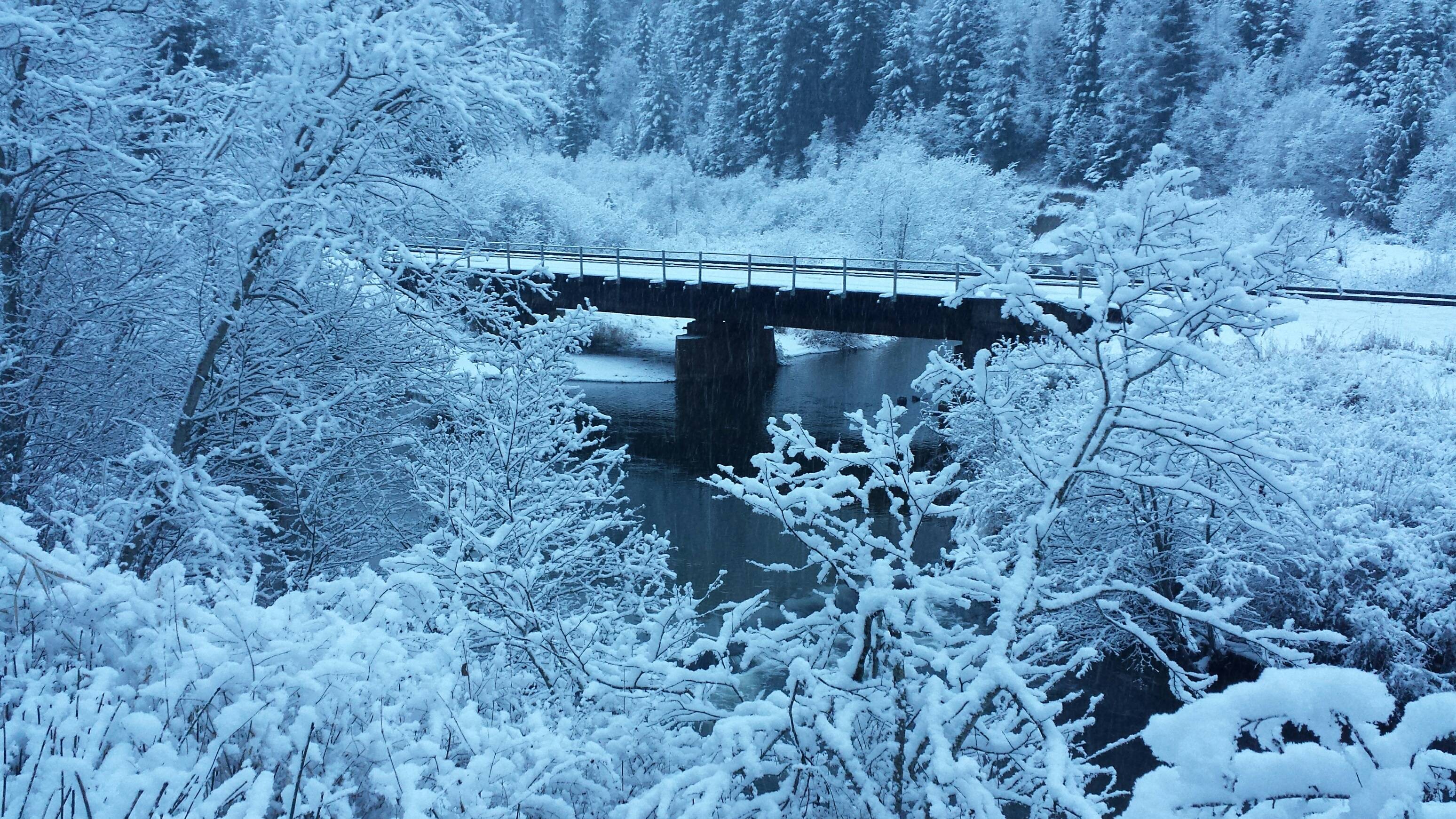 Snow Removal in North Idaho Snow holds on valley floo